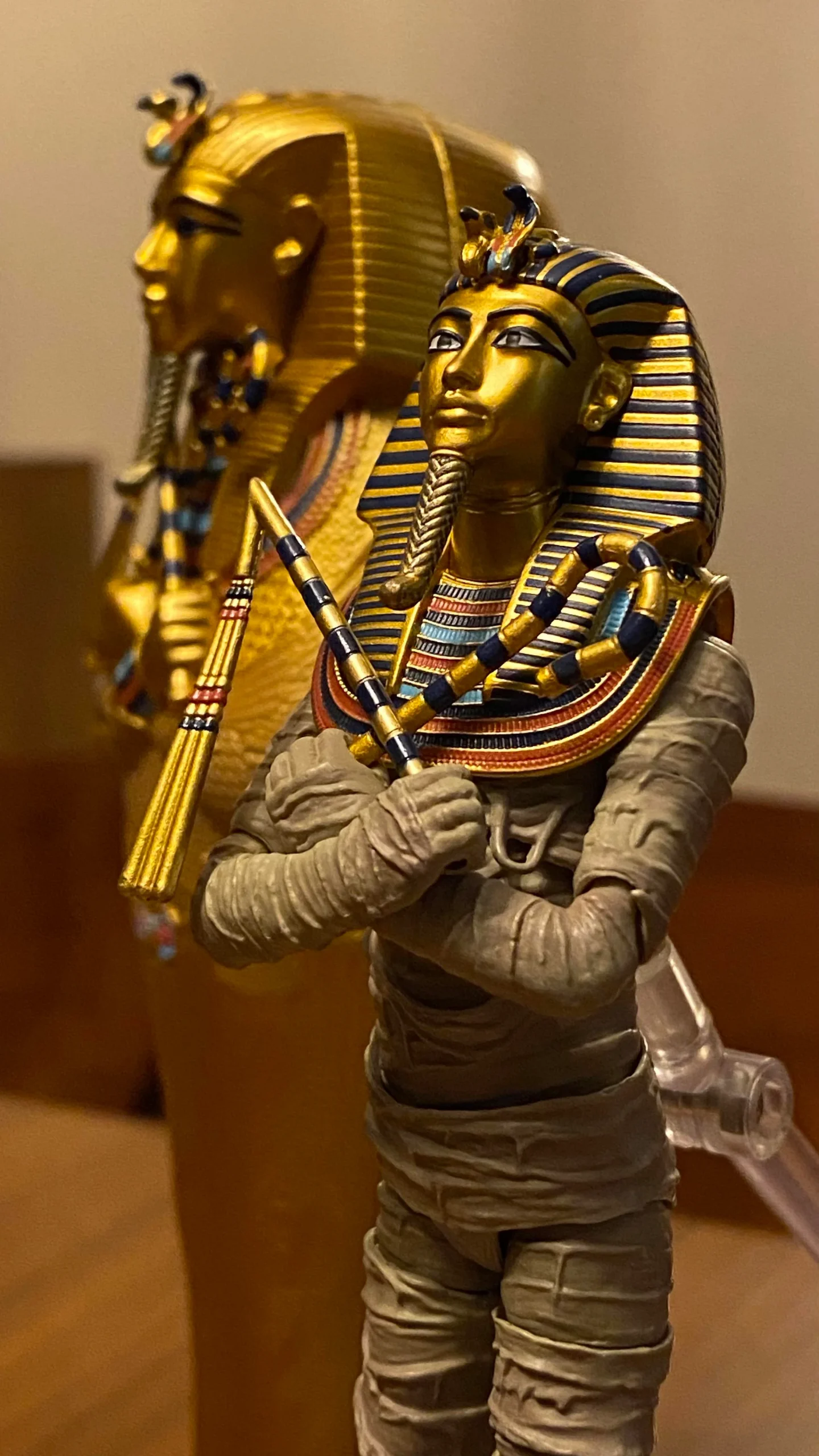 The Fascinating Story of the Origin of Tutankhamun’s Carab Brooch Unveiled in the Breathtaking Backdrop where the Result of a Phenomenal Event that Occurred 28 Million Years Ago. - news.tinnhanhtv.com