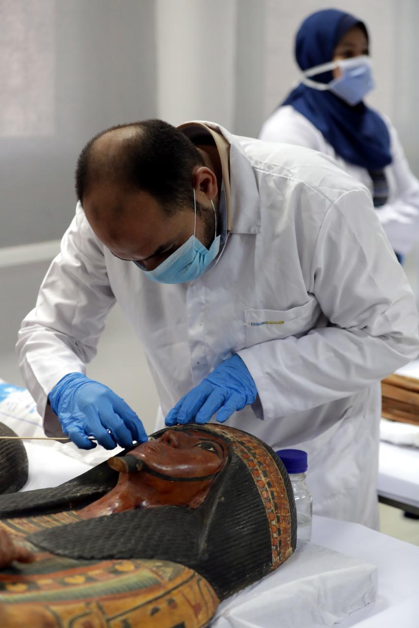 Ancient Egyptian Mummies Removed From Coffins Spark ‘Curse Of The Pharaohs’ Fears - Mnews