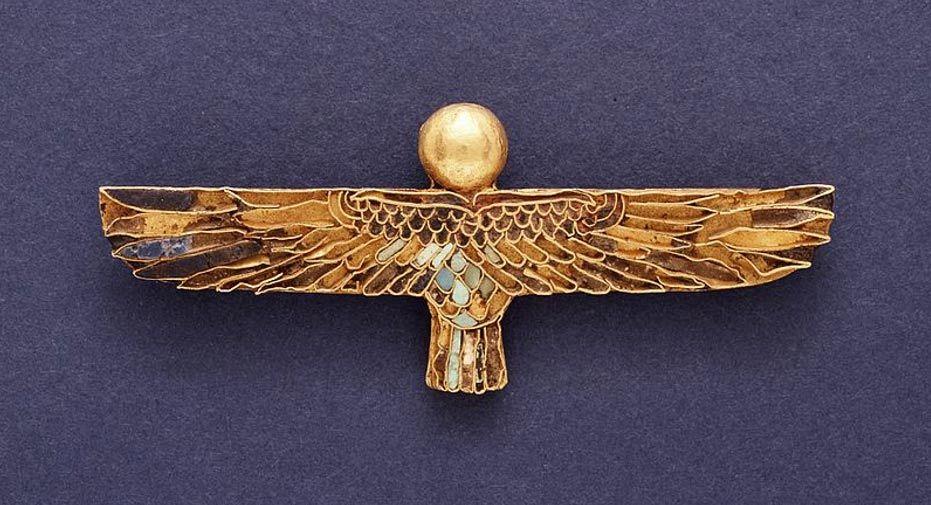 The Fascinating Story of the Origin of Tutankhamun’s Carab Brooch Unveiled in the Breathtaking Backdrop where the Result of a Phenomenal Event that Occurred 28 Million Years Ago. - news.tinnhanhtv.com